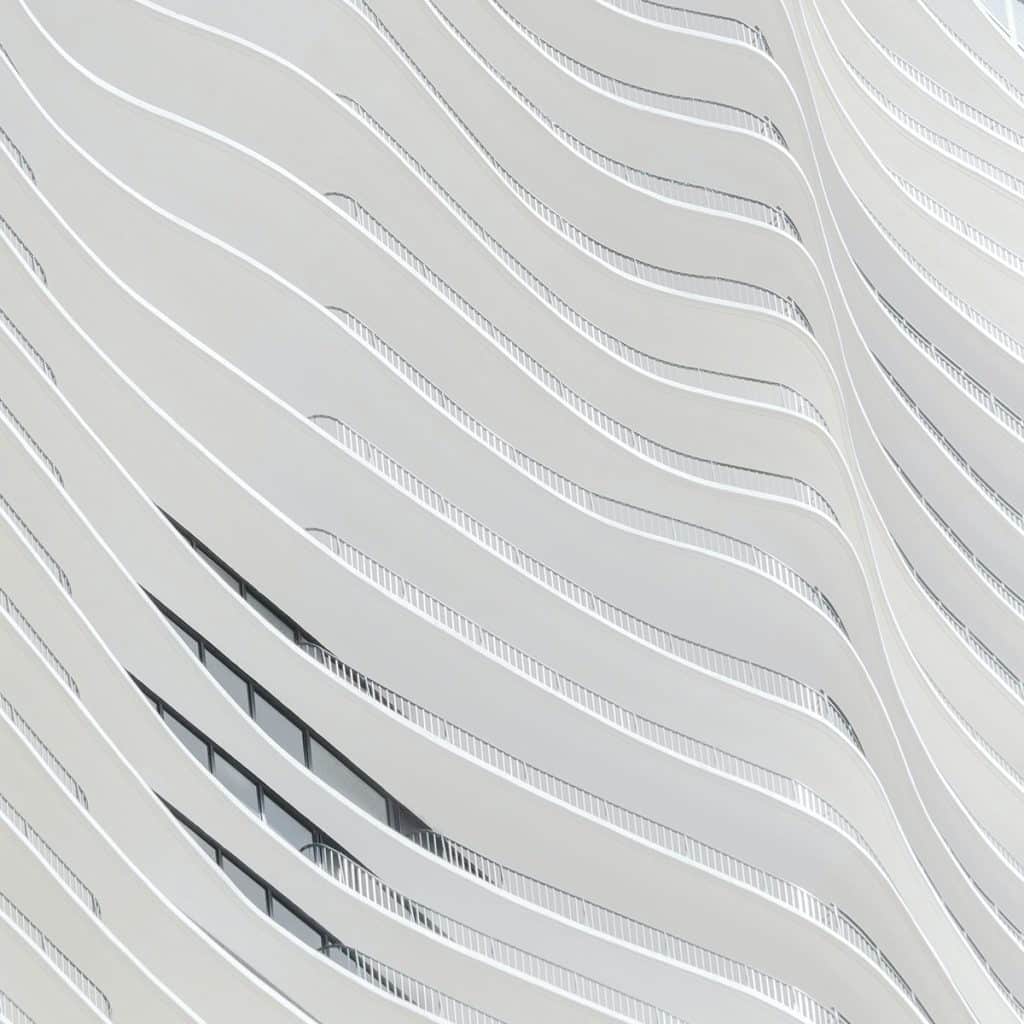 Hington Klarsey: close-up of modern residential white building
